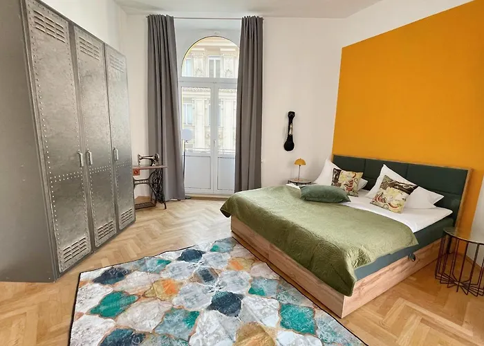 Loft2be, Loft For 8 * Viena